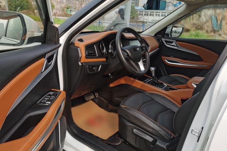 Used Zotye T300 2017 1.5T CVT Luxury Model Interior 1