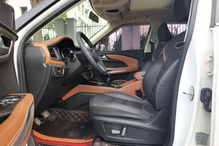 Used Zotye T300 2017 1.5L Manual Luxury Model Interior 2