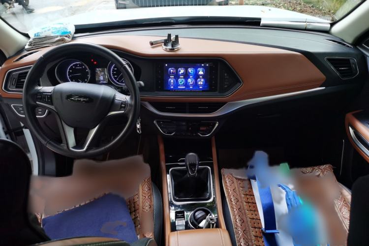 Used Zotye T300 2017 1.5L Manual Luxury Model Interior 2