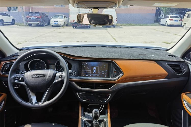 Used Zotye T300 2017 1.5L Manual Luxury Model Interior 2