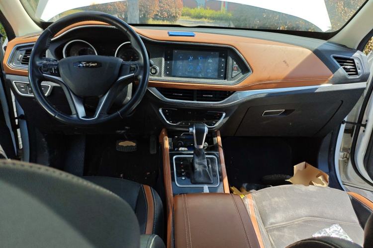 Used Zotye T300 2017 1.5T CVT Luxury Model Interior 2