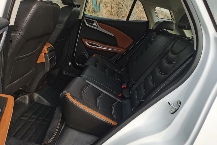 Used Zotye T300 2017 1.5T CVT Luxury Model Interior 2