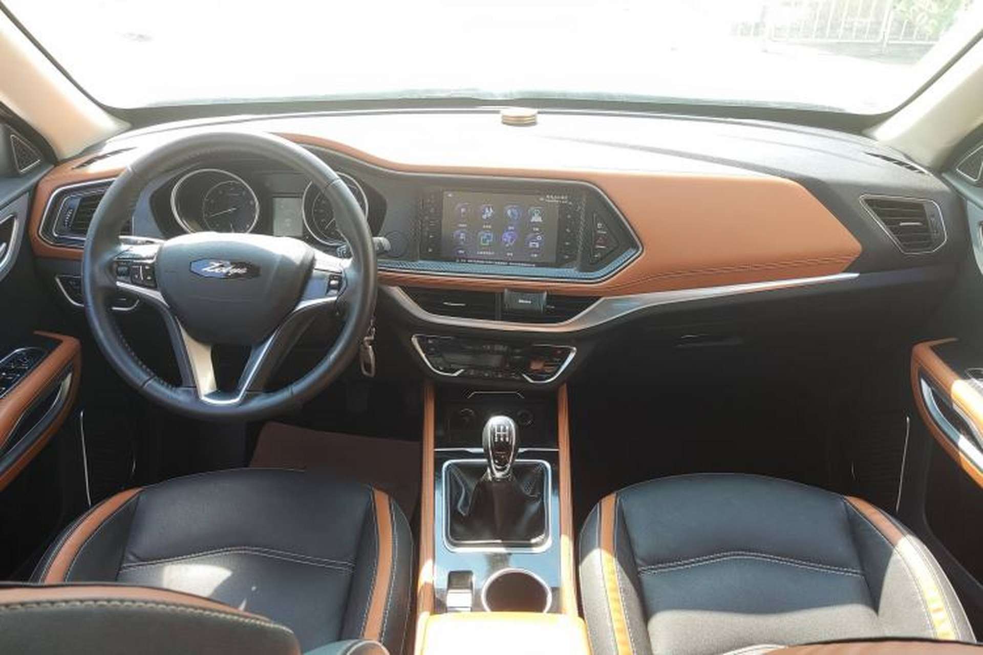 Used Zotye T300 2017 1.5L Manual Luxury Model Interior 3