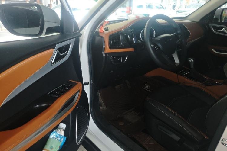 Used Zotye T300 2017 1.5T CVT Luxury Model Interior 3