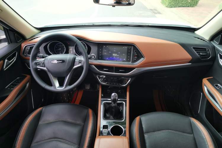 Used Zotye T300 2017 1.5L Manual Luxury Model Interior 3