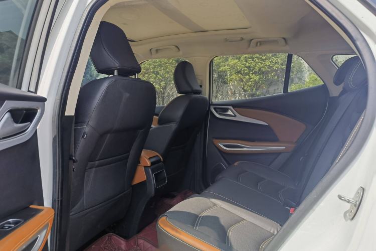 Used Zotye T300 2017 1.5L Manual Luxury Model Interior 3