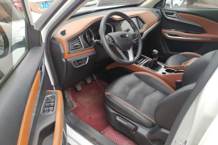 Used Zotye T300 2017 1.5L Manual Luxury Model Interior 3
