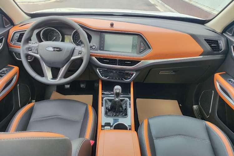 Used Zotye T300 2017 1.5L Manual Luxury Model Interior 3