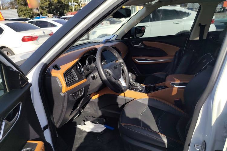 Used Zotye T300 2017 1.5T CVT Luxury Model Interior 3