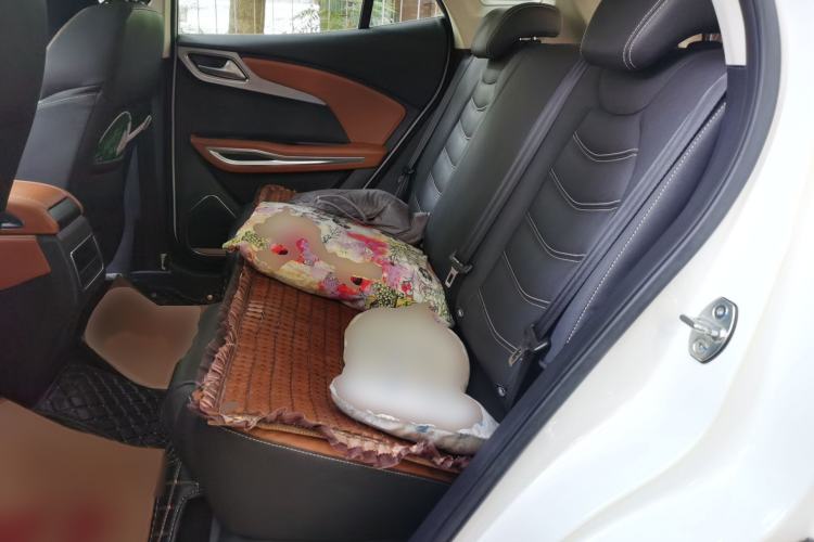 Used Zotye T300 2017 1.5L Manual Luxury Model Interior 4