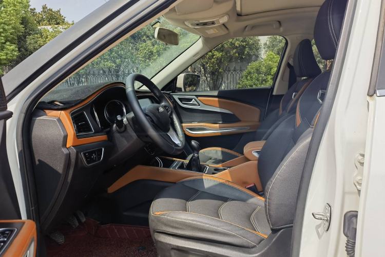 Used Zotye T300 2017 1.5L Manual Luxury Model Interior 4