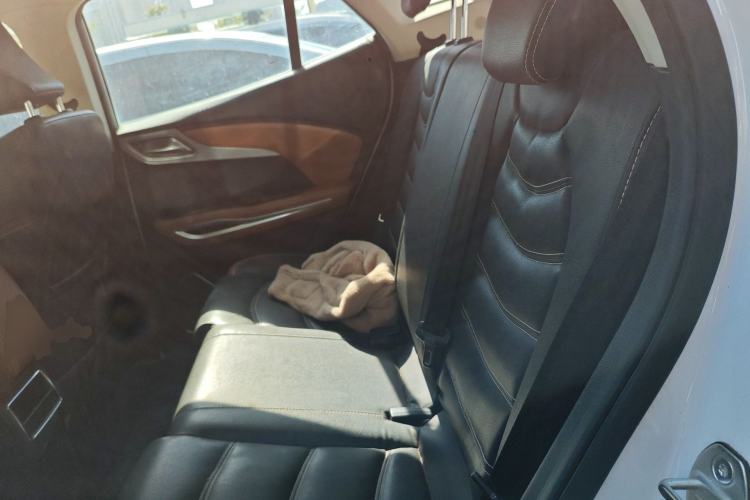 Used Zotye T300 2017 1.5T CVT Luxury Model Interior 4