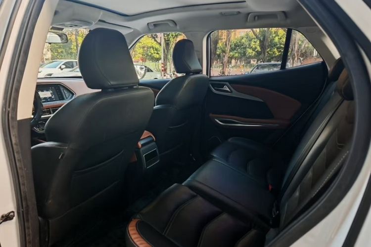 Used Zotye T300 2017 1.5L Manual Luxury Model Interior 6