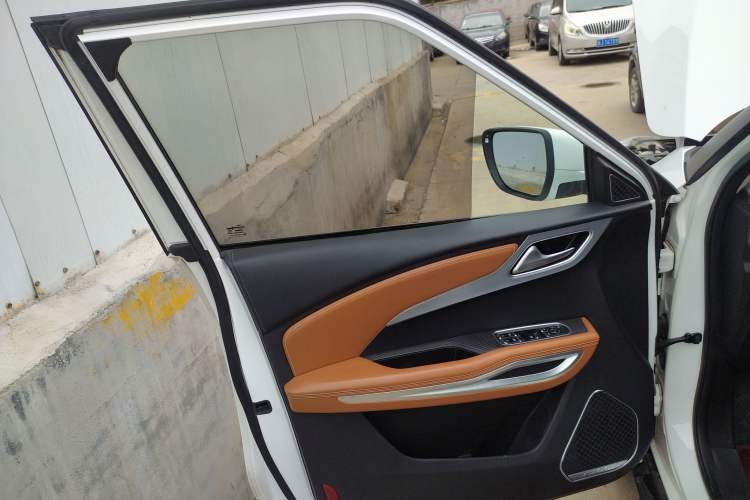 Used Zotye T300 2017 1.5L Manual Luxury Model Interior 7