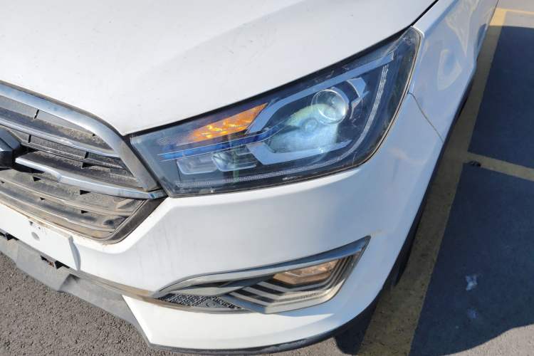 Used Zotye T300 2017 1.5L Manual Luxury Model Left Front Headlight