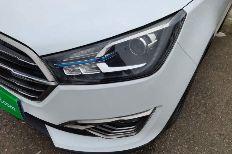 Used Zotye T300 2017 1.5L Manual Luxury Model Left Front Headlight