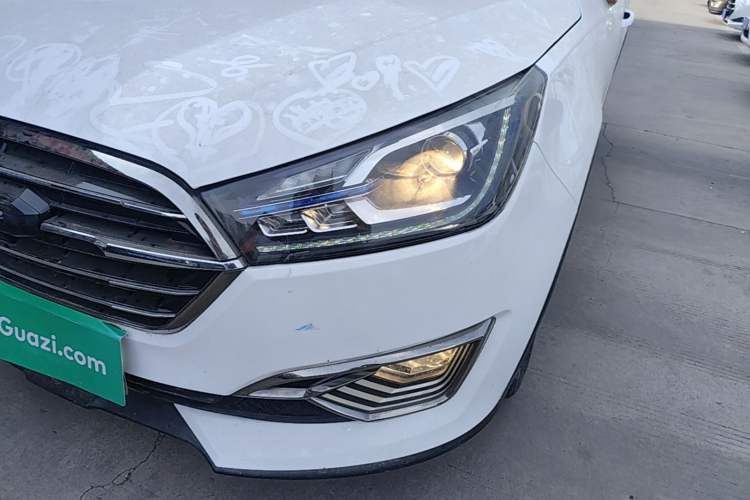 Used Zotye T300 2017 1.5L Manual Luxury Model Left Front Headlight