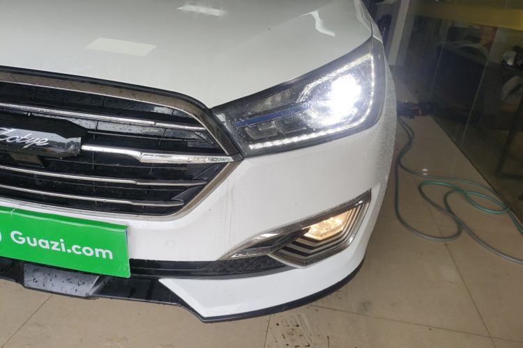 Used Zotye T300 2017 1.5T CVT Luxury Model Left Front Headlight