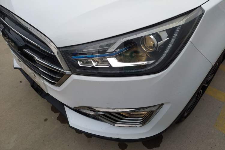 Used Zotye T300 2017 1.5L Manual Luxury Model Left Front Headlight