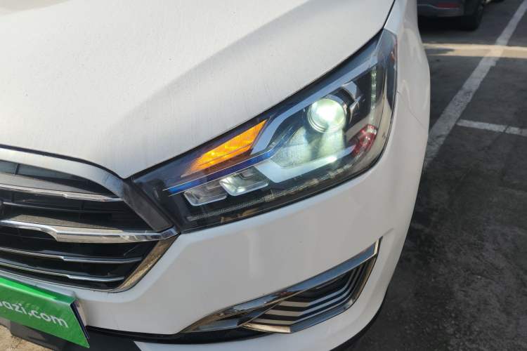 Used Zotye T300 2017 1.5T CVT Luxury Model Left Front Headlight