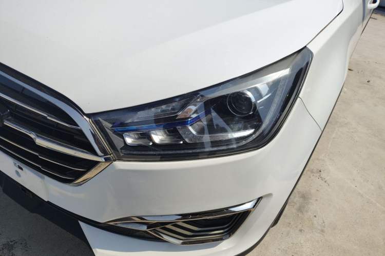 Used Zotye T300 2017 1.5L Manual Luxury Model Left Front Headlight