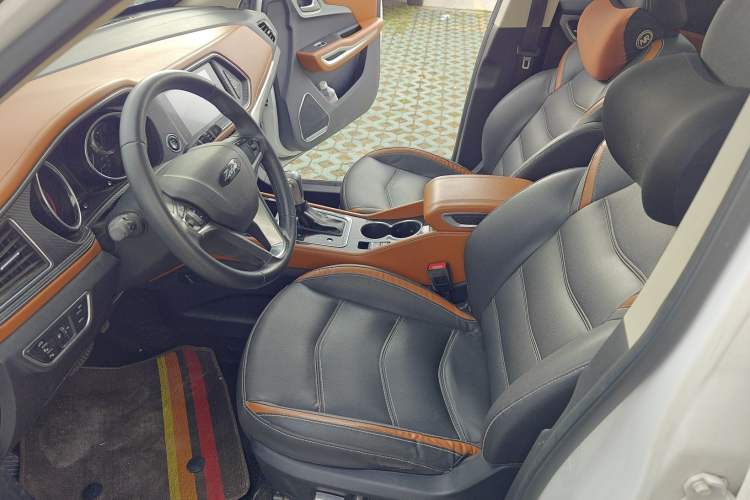 Used Zotye T300 2017 1.5T CVT Luxury Model Left Front Seat