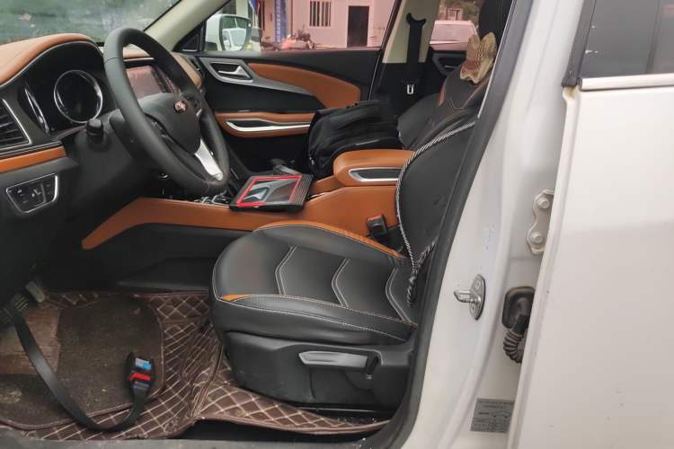 Used Zotye T300 2017 1.5T CVT Luxury Model Left Front Seat