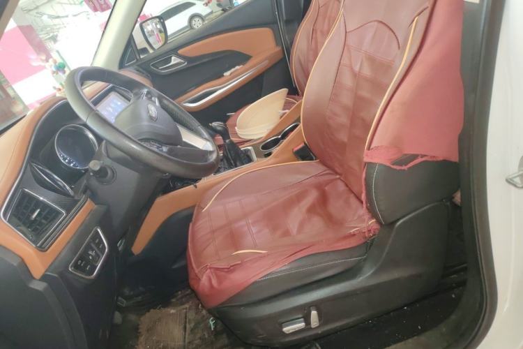 Used Zotye T300 2017 1.5L Manual Luxury Edition Two-Tone Left Front Seat