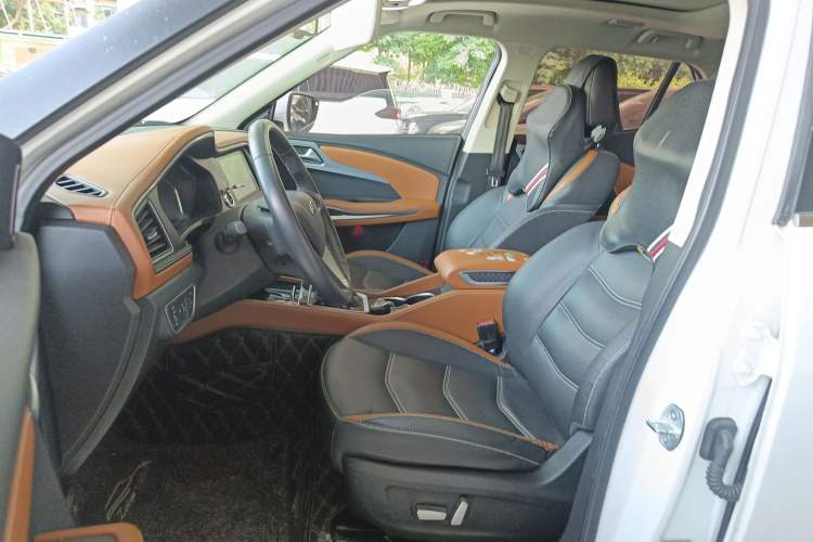 Used Zotye T300 2017 1.5T CVT Flagship Model Left Front Seat