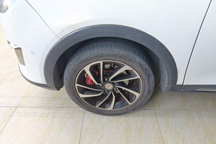 Used Zotye T300 2017 1.5T CVT Flagship Model Left Front Wheel Hub