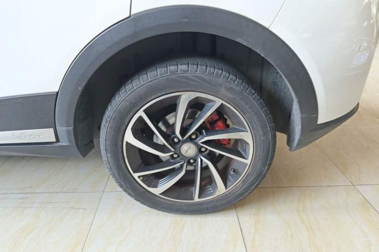 Used Zotye T300 2017 1.5T CVT Flagship Model Left Rear Wheel Hub