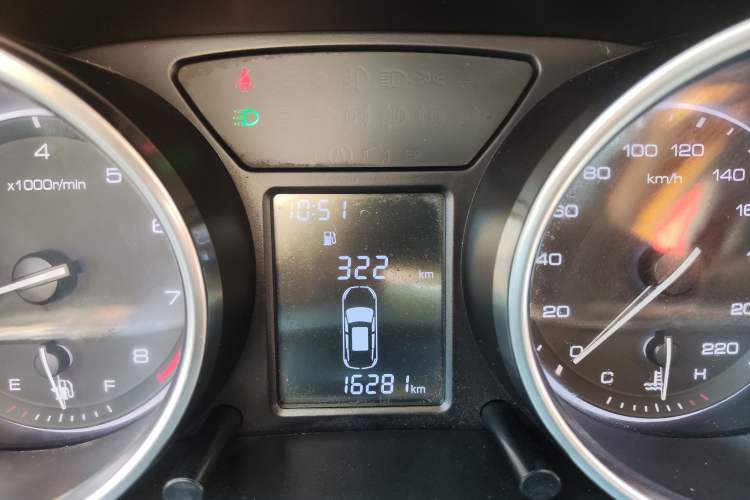 Used Zotye T300 2017 1.5L Manual Luxury Model Odometer Close Up