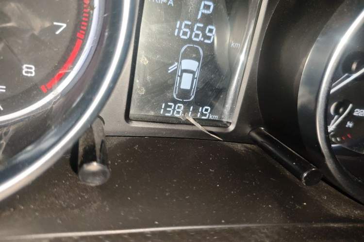 Used Zotye T300 2017 1.5T CVT Luxury Model Odometer Close Up
