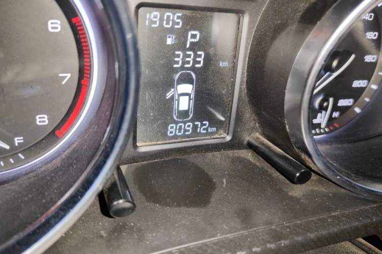 Used Zotye T300 2017 1.5T CVT Luxury Model Odometer Close Up