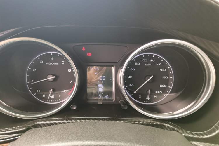 Used Zotye T300 2017 1.5L Manual Luxury Model Odometer Close Up