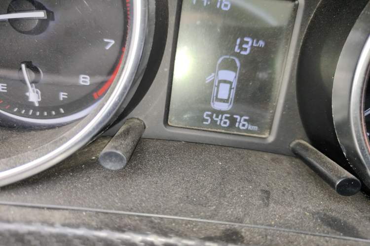Used Zotye T300 2017 1.5L Manual Luxury Model Odometer Close Up