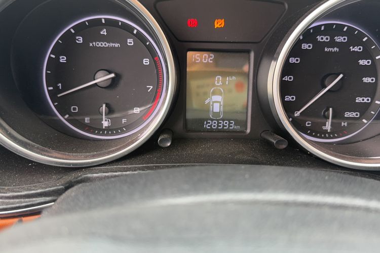Used Zotye T300 2017 1.5L Manual Luxury Model Odometer Close Up