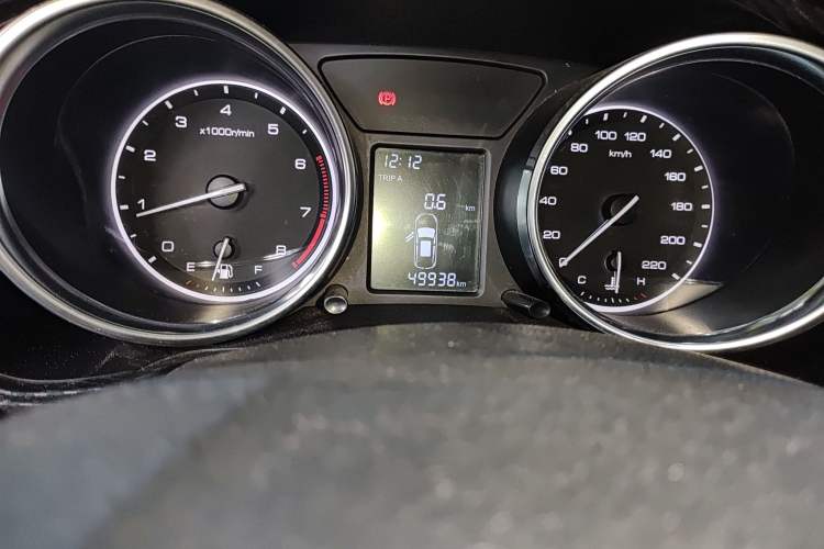 Used Zotye T300 2017 1.5L Manual Luxury Model Odometer Close Up