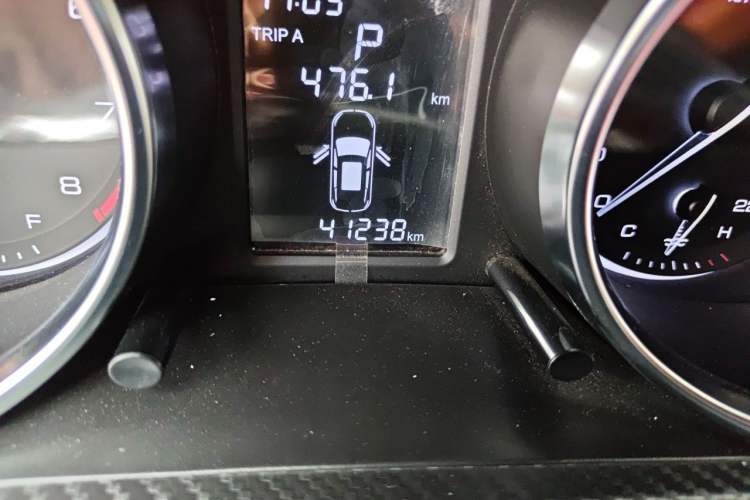 Used Zotye T300 2017 1.5T CVT Luxury Model Odometer Close Up
