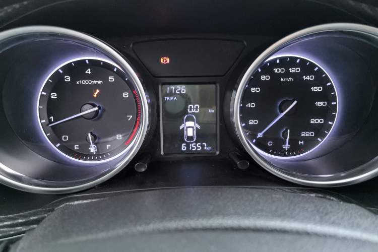 Used Zotye T300 2017 1.5L Manual Luxury Model Odometer Close Up