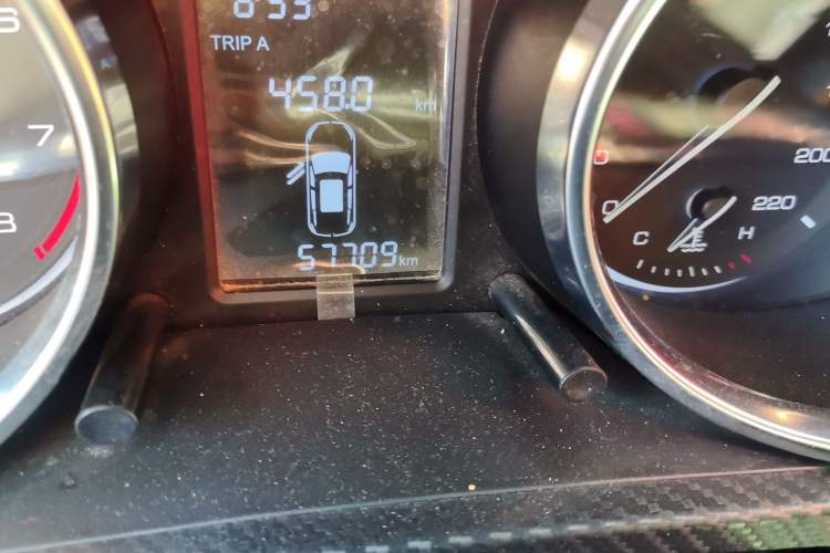 Used Zotye T300 2017 1.5L Manual Luxury Model Odometer Close Up