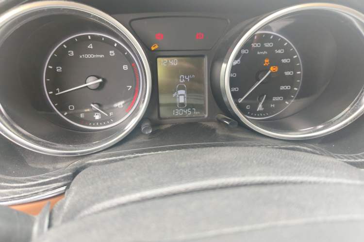 Used Zotye T300 2017 1.5L Manual Luxury Model Odometer Close Up