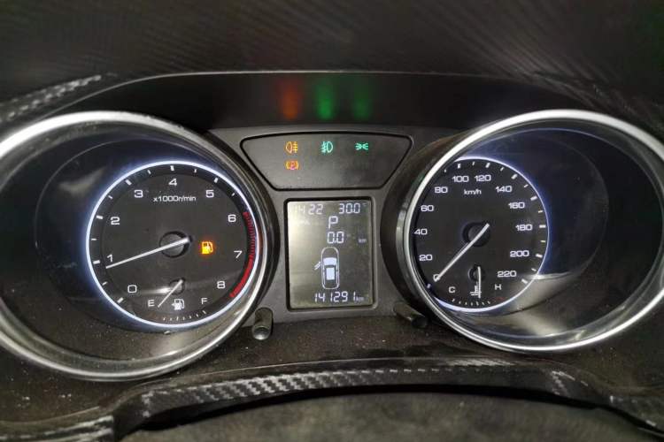 Used Zotye T300 2017 1.5T CVT Luxury Model Odometer Close Up