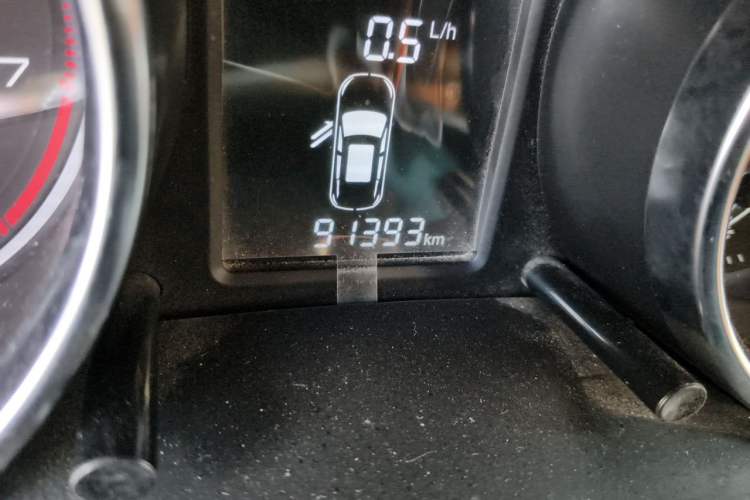 Used Zotye T300 2017 1.5L Manual Luxury Model Odometer Close Up