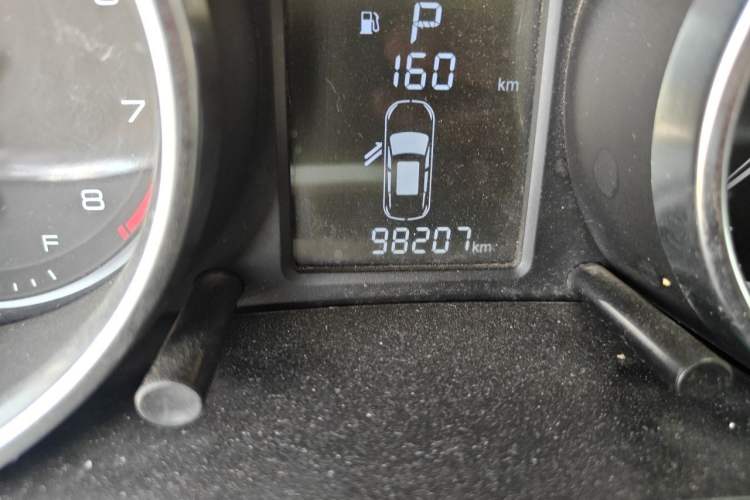 Used Zotye T300 2017 1.5T CVT Luxury Model Odometer Close Up