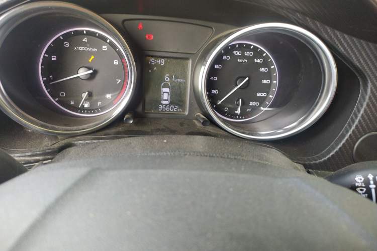 Used Zotye T300 2017 1.5L Manual Luxury Model Odometer Close Up