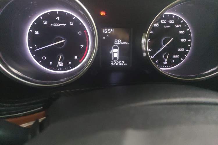 Used Zotye T300 2017 1.5L Manual Luxury Model Odometer Close Up