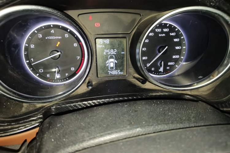 Used Zotye T300 2017 1.5L Manual Luxury Model Odometer Close Up