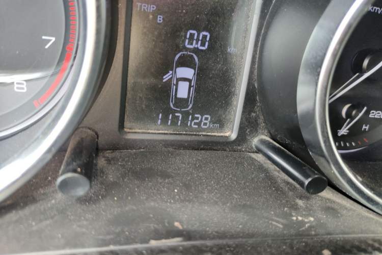 Used Zotye T300 2017 1.5L Manual Luxury Model Odometer Close Up