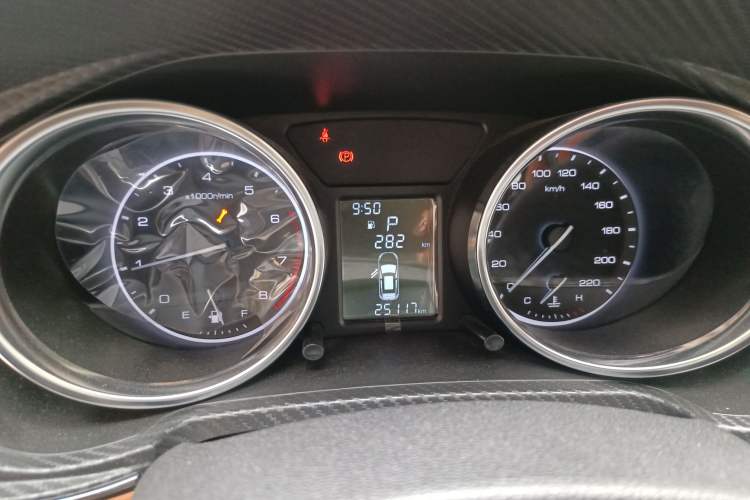 Used Zotye T300 2017 1.5T CVT Luxury Model Odometer Close Up
